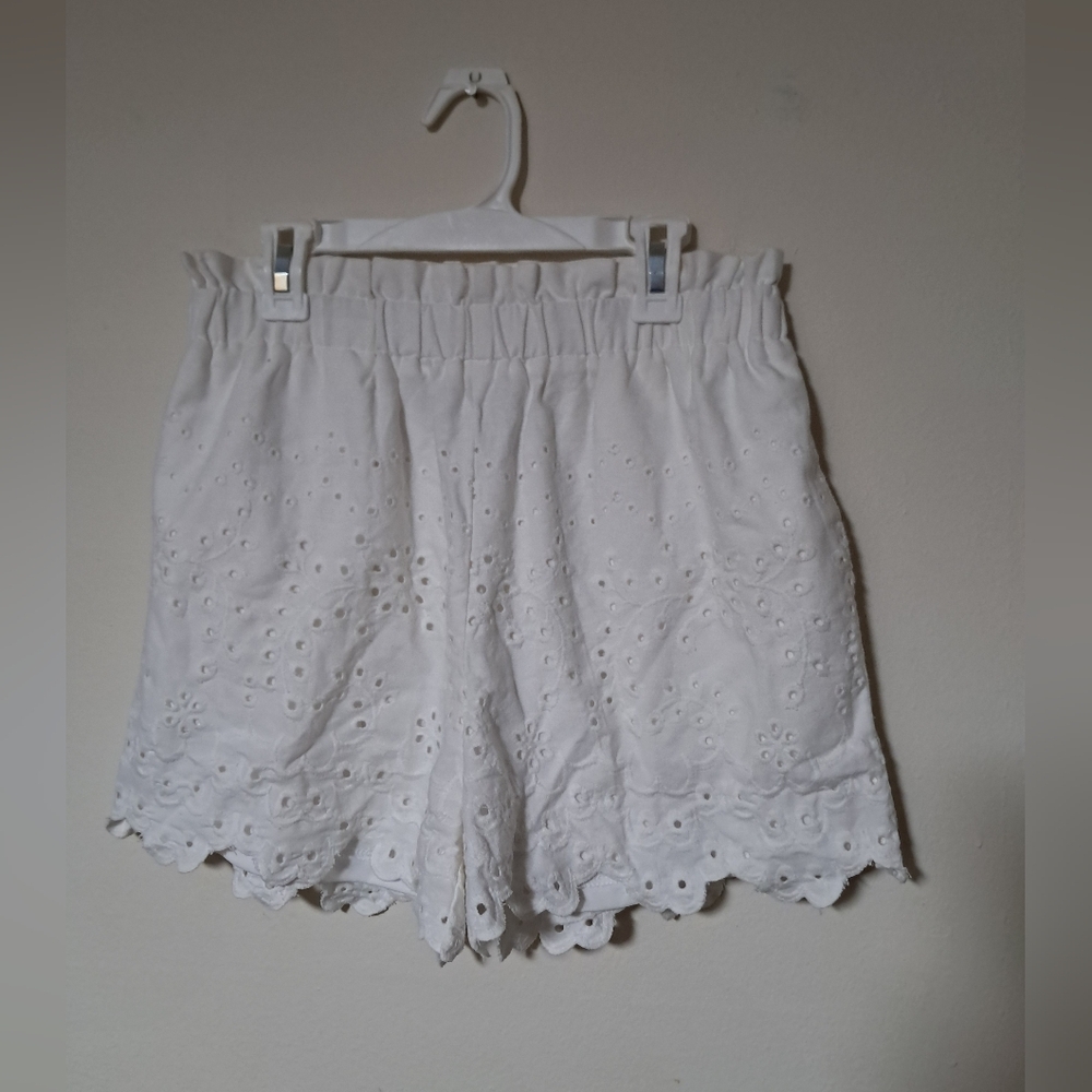 Womens eyelet embroidered anglaise pull on highrise white shorts pockets size S. - Picture 4 of 7
